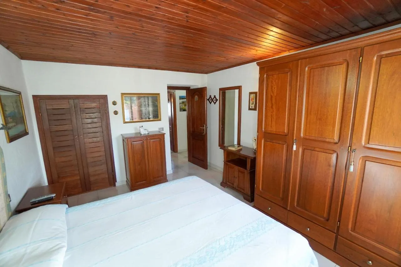 Le Case di Mara - Monte Petrosu House 0*,  Italia